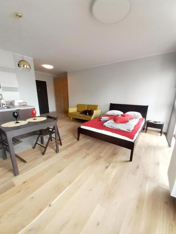 Studio Centrum Corona Rachunki Dla Firm, Osob Fiz Parking Przed Apart Kielce Luaran gambar