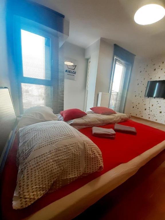 Studio Centrum Corona Rachunki Dla Firm, Osob Fiz Parking Przed Apart Kielce Luaran gambar